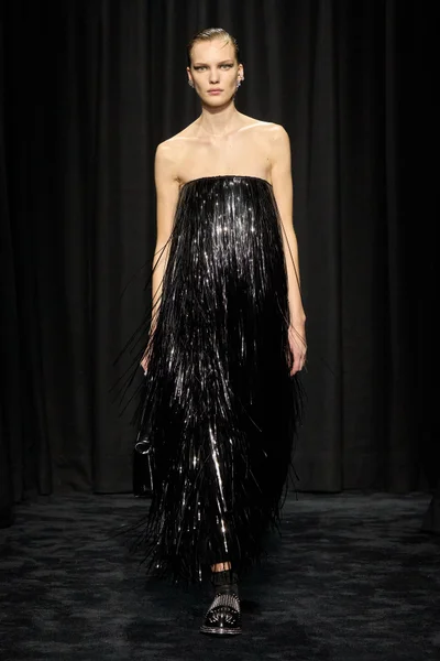Look 1